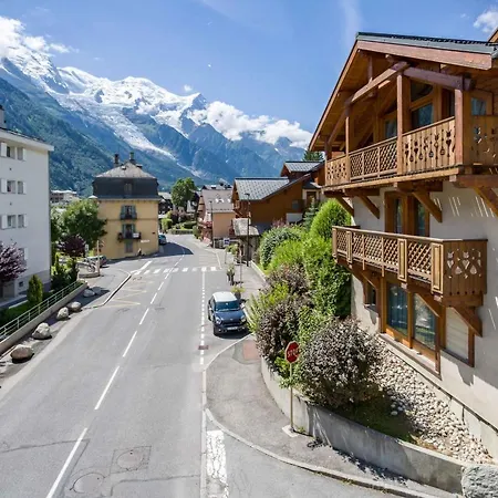 Chamois Apartment- Year