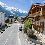 Chamois Apartment- Year